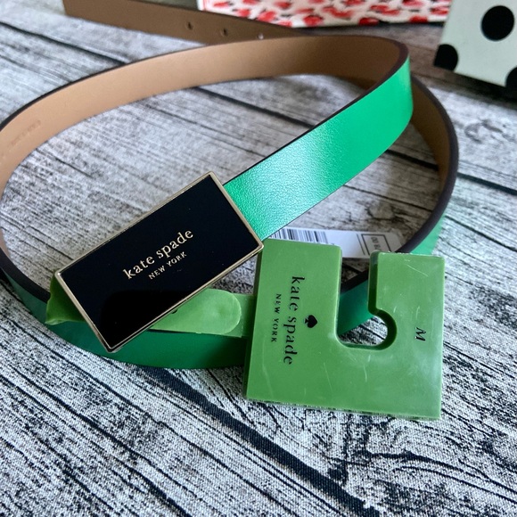 NWT! Kate spade belt with bow and spade logo. Genuine leather, Available M and L - Picture 11 of 12